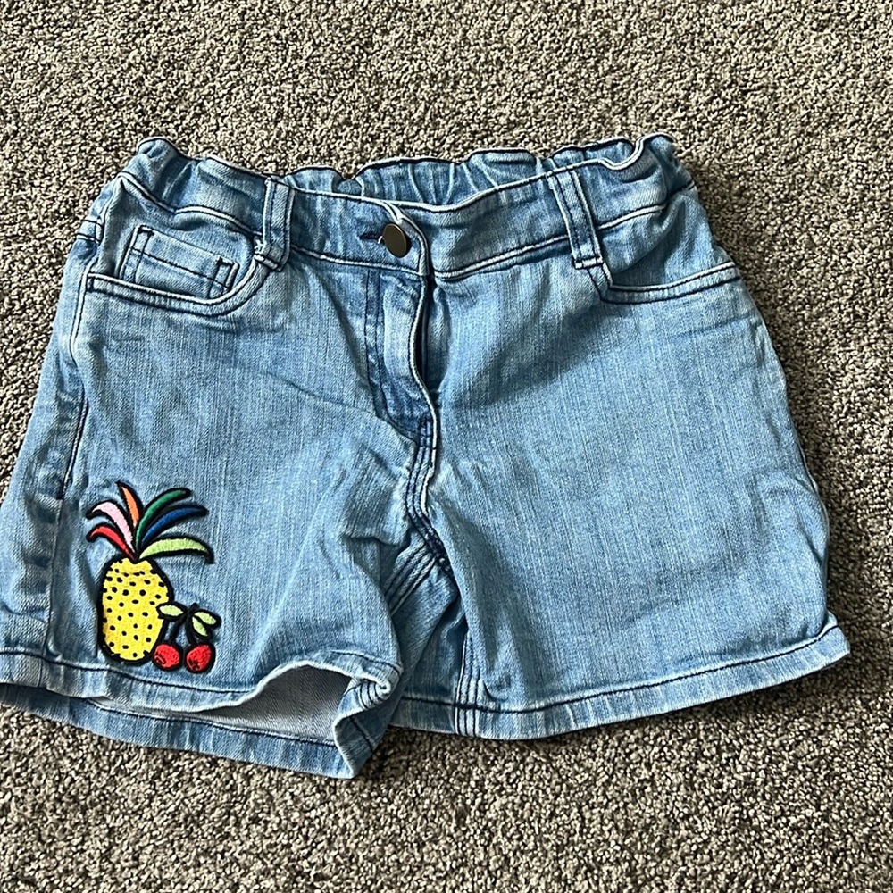 Hanna Andersson denim shorts. Size 140/10. Adjustable waistband. Like new!